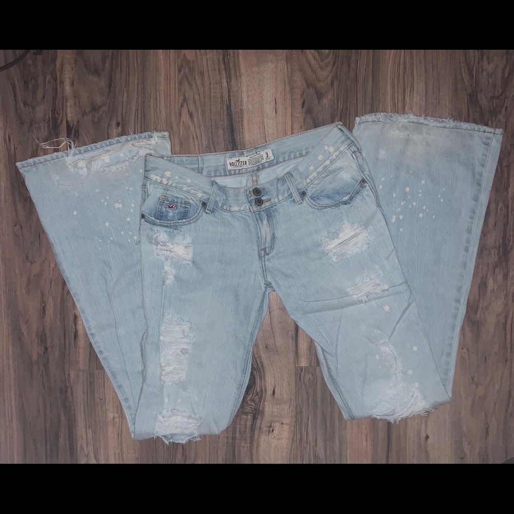 Hollister Jeans .. distressed / boot cut size 3